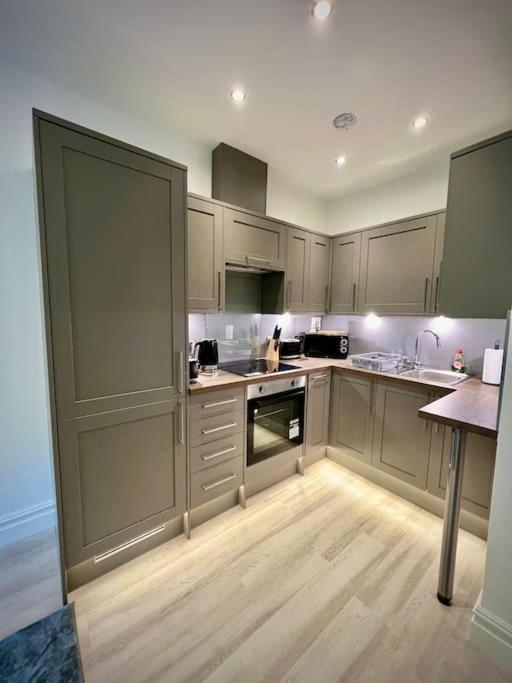 Contemporary Flat In Prime Centre EDI